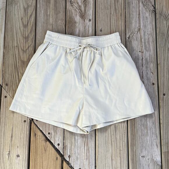 Good American Women's Better Than Leather Shorts Color Bone Size 2 - Picture 5 of 11